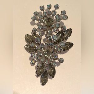 Rhinestone double flower brooch